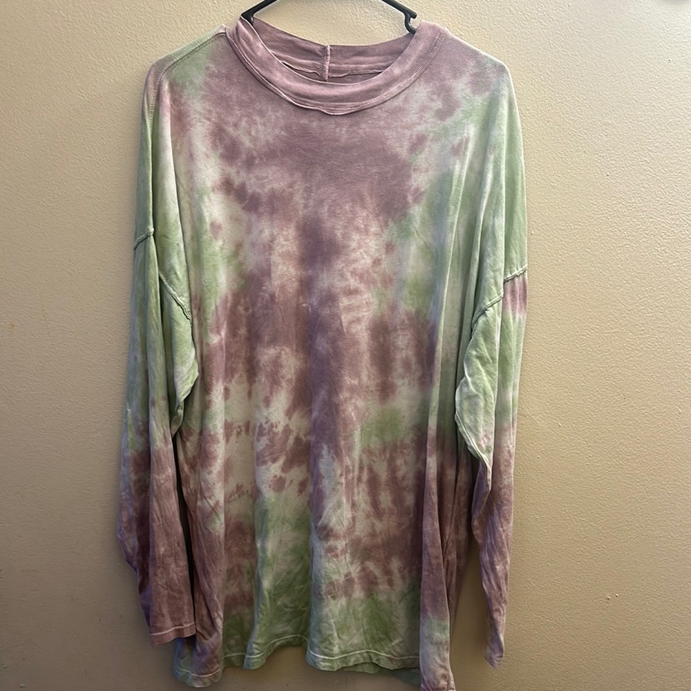 Tie-Dye Long Sleeve Top